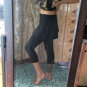 Sahalie skirted Capri legging small